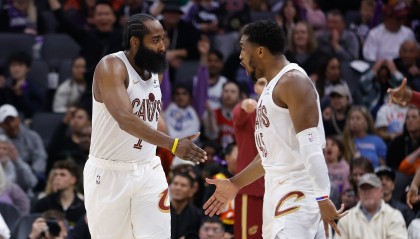 6886-骑士VS独行侠首发：米切尔、哈登、埃利斯、韦德、莫布里