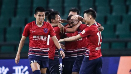 8868体育平台-闪电破门+罚丢点球+2红牌! 渝豫上演让2追3大逆转
